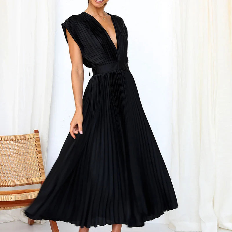 Aveline™ I Maxi dress with V-neckline and pleats